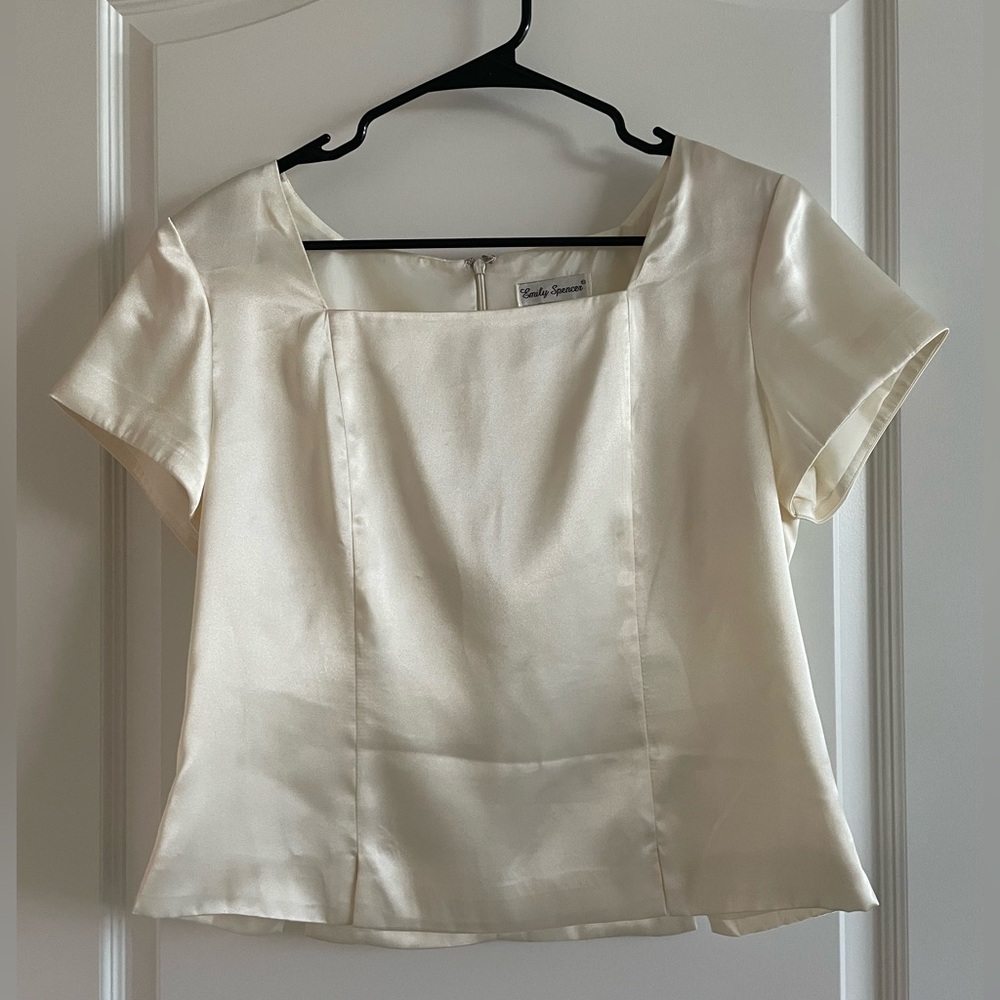 Cream Puff Sleeve Fitted Blouse